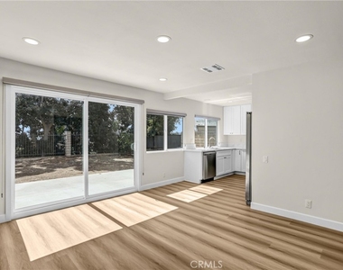 452 Vista Del Norte - Photo Thumbnail 12