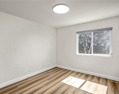 452 Vista Del Norte - Photo Thumbnail 26