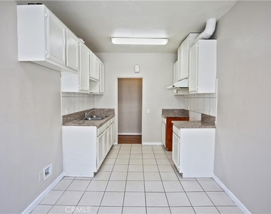 1336 Elm Street - Photo Thumbnail 14
