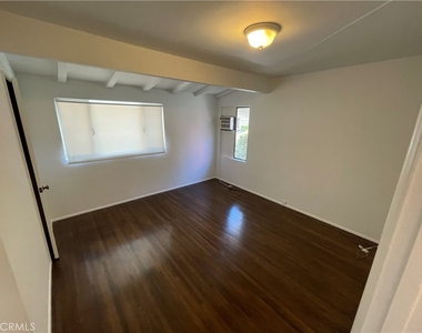 733 W Oceanview Avenue - Photo Thumbnail 10
