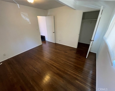 733 W Oceanview Avenue - Photo Thumbnail 11