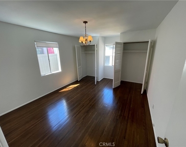 733 W Oceanview Avenue - Photo Thumbnail 9