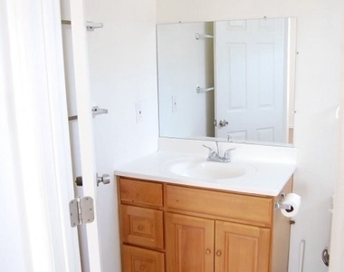 1240 W Mabel - Photo Thumbnail 4
