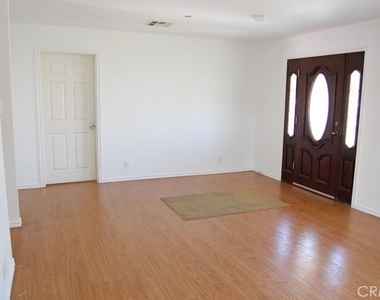 1240 W Mabel - Photo Thumbnail 1