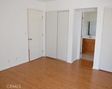 1240 W Mabel - Photo Thumbnail 2