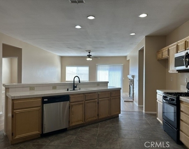 13611 Fern Pine Street - Photo Thumbnail 5