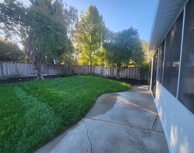 1829 Rosetree Ct - Photo Thumbnail 39