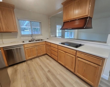 1829 Rosetree Ct - Photo Thumbnail 13