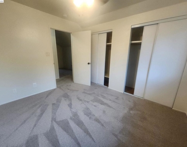 1829 Rosetree Ct - Photo Thumbnail 27