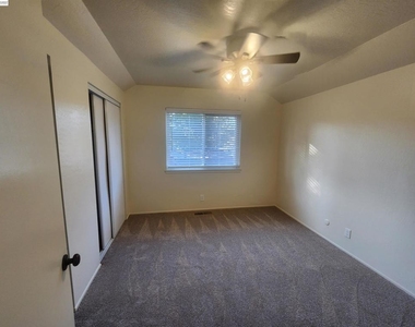 1829 Rosetree Ct - Photo Thumbnail 25