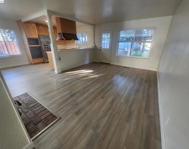 1829 Rosetree Ct - Photo Thumbnail 6