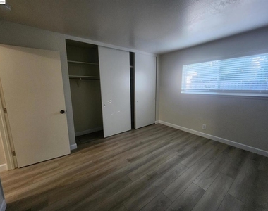 1829 Rosetree Ct - Photo Thumbnail 22