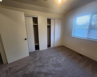 1829 Rosetree Ct - Photo Thumbnail 26