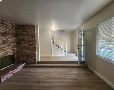 1829 Rosetree Ct - Photo Thumbnail 5