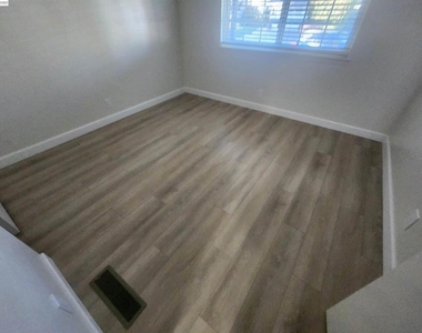 1829 Rosetree Ct - Photo Thumbnail 14
