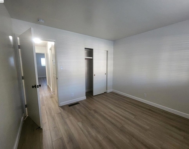 1829 Rosetree Ct - Photo Thumbnail 16
