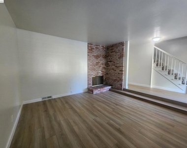 1829 Rosetree Ct - Photo Thumbnail 3