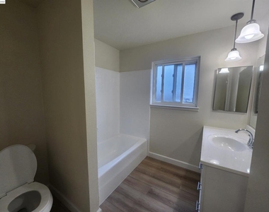 1829 Rosetree Ct - Photo Thumbnail 18