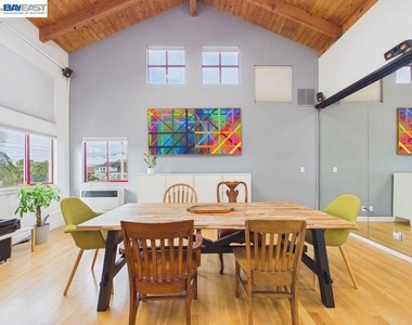 2932 Filbert St - Photo Thumbnail 3