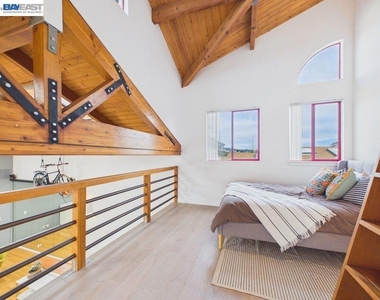 2932 Filbert St - Photo Thumbnail 17