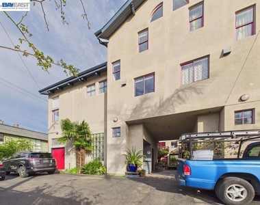 2932 Filbert St - Photo Thumbnail 33