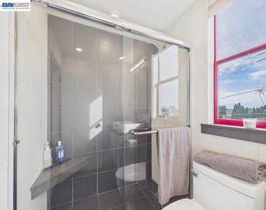 2932 Filbert St - Photo Thumbnail 19