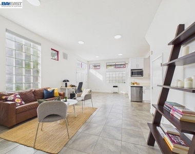 2932 Filbert St - Photo Thumbnail 21