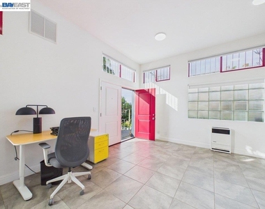 2932 Filbert St - Photo Thumbnail 27