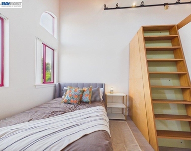 2932 Filbert St - Photo Thumbnail 16