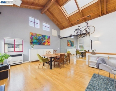 2932 Filbert St - Photo Thumbnail 10