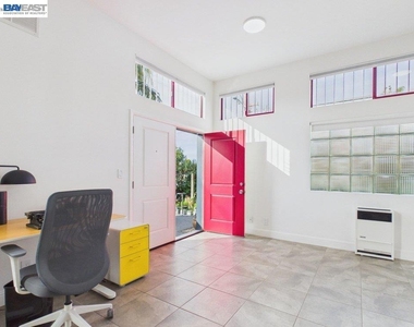 2932 Filbert St - Photo Thumbnail 28