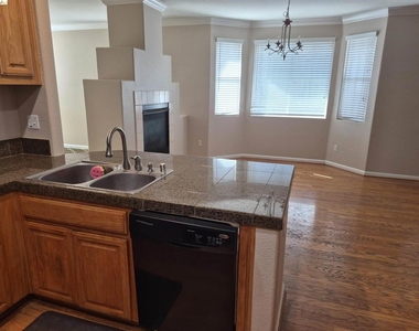 4127 Cherry Point Ct - Photo Thumbnail 2