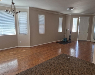 4127 Cherry Point Ct - Photo Thumbnail 4