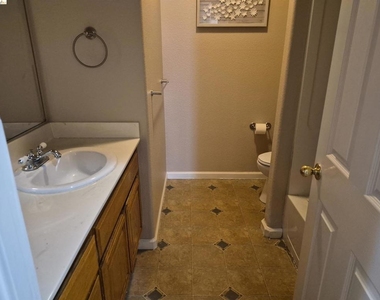 4127 Cherry Point Ct - Photo Thumbnail 9