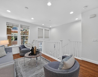 1656 Lee Way - Photo Thumbnail 10