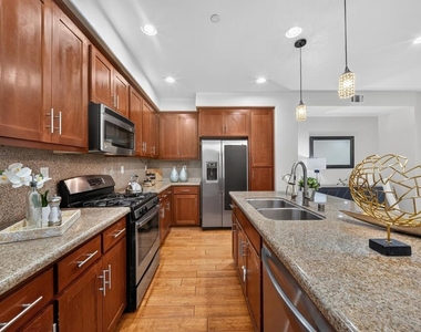 1656 Lee Way - Photo Thumbnail 17