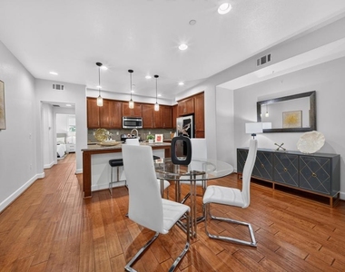 1656 Lee Way - Photo Thumbnail 13