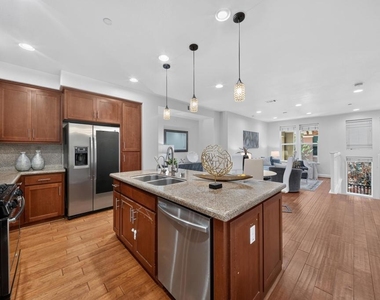 1656 Lee Way - Photo Thumbnail 18