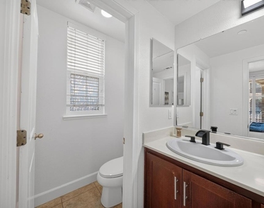 1656 Lee Way - Photo Thumbnail 30