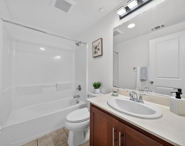 1656 Lee Way - Photo Thumbnail 35
