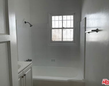 5113 W 20th Street - Photo Thumbnail 7