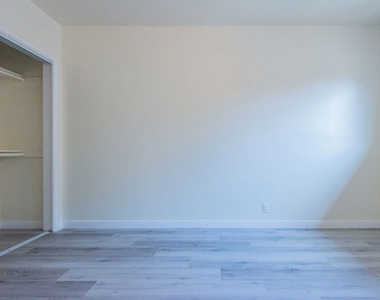 2107 Pullman - Photo Thumbnail 25