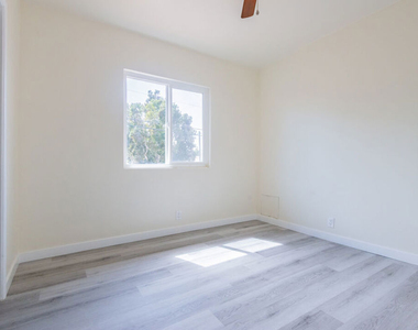 2107 Pullman - Photo Thumbnail 26