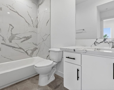 11446 Oxnard Street - Photo Thumbnail 12