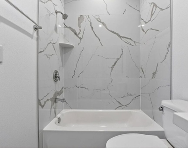 11446 Oxnard Street - Photo Thumbnail 36