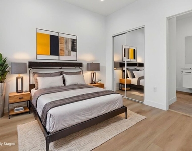 11446 Oxnard Street - Photo Thumbnail 2