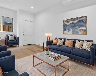 11446 Oxnard Street - Photo Thumbnail 1