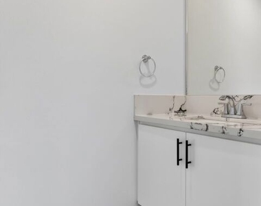 11446 Oxnard Street - Photo Thumbnail 20