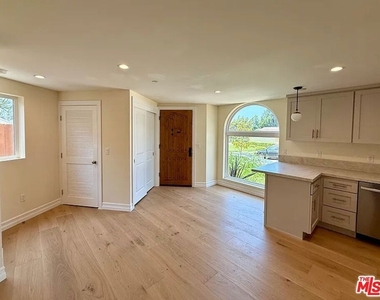 2807 Dunleer Place - Photo Thumbnail 4