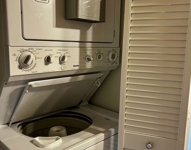 525 Santa Barbara Avenue - Photo Thumbnail 10